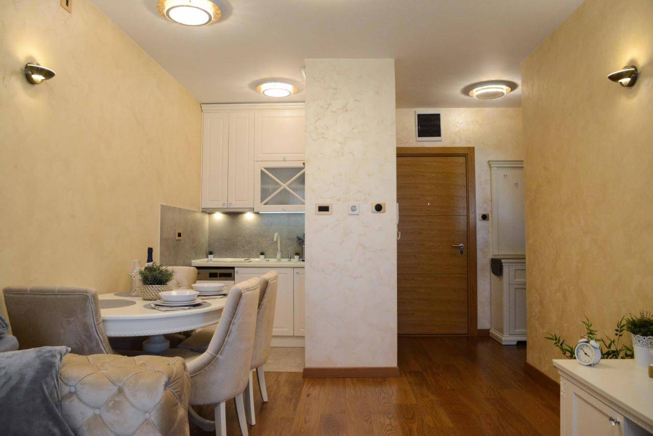 Tesla 70 Apartment With Secure Parking In The Garage Novi Sad Exterior photo